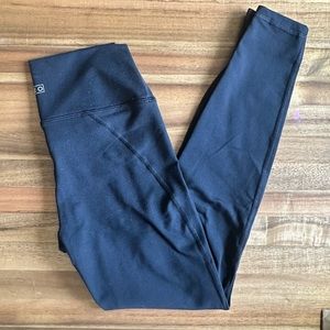 Fleo charge leggings size small